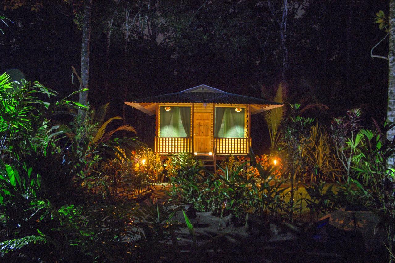 Lirio Lodge Barra de Pacuare Exteriör bild