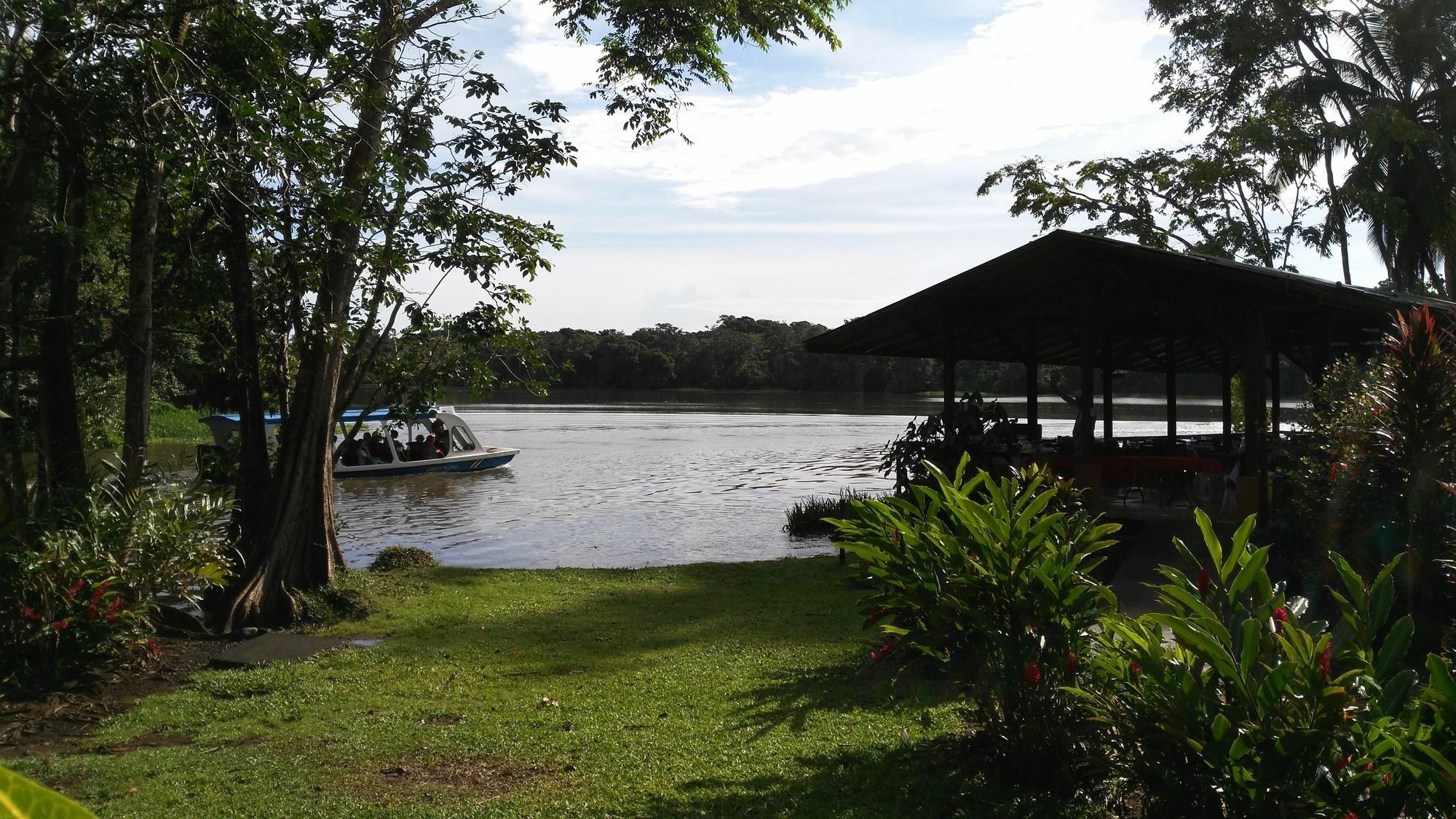 Lirio Lodge Barra de Pacuare Exteriör bild